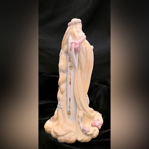Lenox The Legendary Princesses Rapunzel Tangled Hair Fine Porcelain Demure Gift - Picture 15 of 17